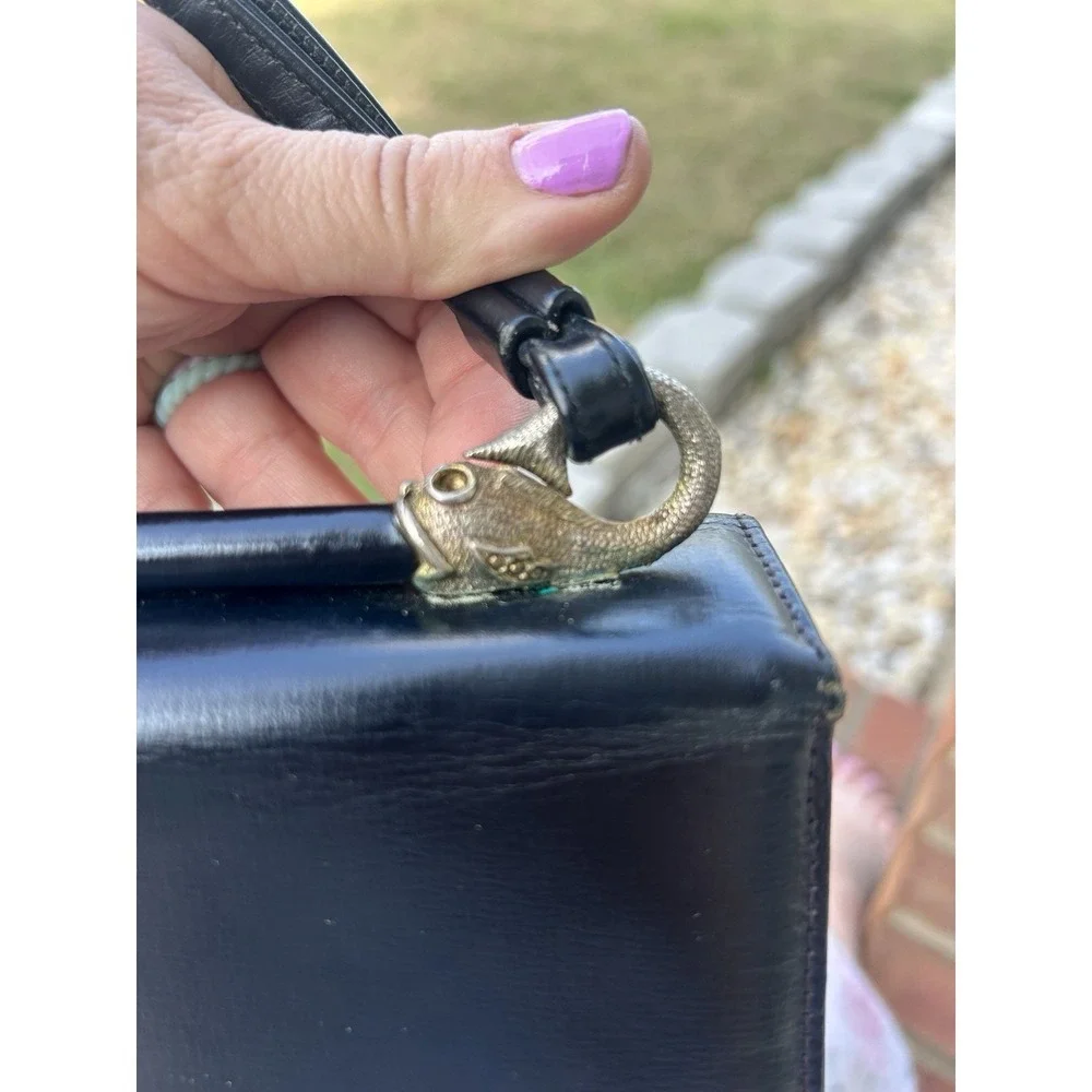 Mystery Vintage leather Bag. See‎ description. Scaasi?